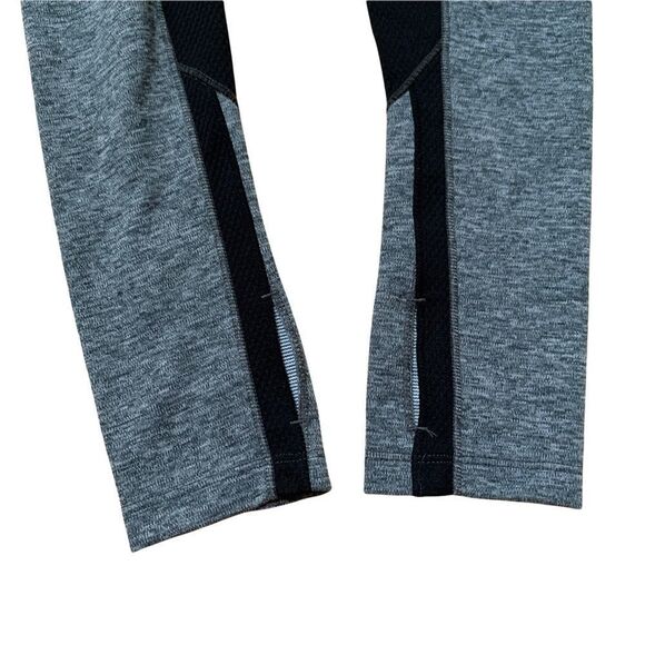 The North Face Gray Women 1/4 zip sweater Size small - Picture 5 of 10